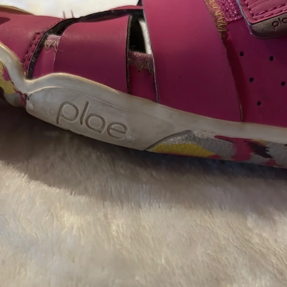Gently Loved PLAE Sam 2.0 Kids Fuchsia Sandals